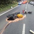 Náhled článku: Tragická nehoda u Přestanova: Motorkář na místě zemřel, hlavní tah byl hodiny uzavřený
