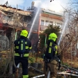 Náhled článku: Čtrnáct jednotek hasičů likvidovalo požár řadového domu v Litvínově