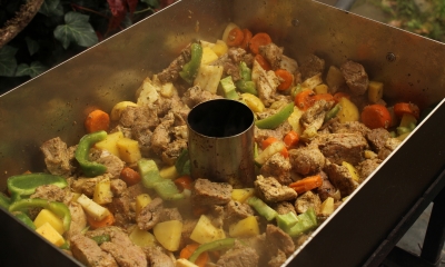 Náhled článku: Chuť, která spojuje: Lorna mění zahradní grilování v kulinářský rituál