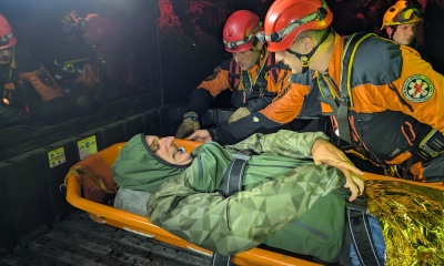 Náhled článku: Noční drama na Jelení hoře: Hasiči cvičili záchranu zraněných ze skal