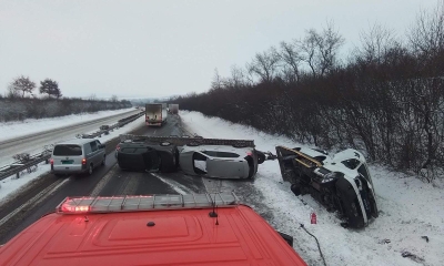 Náhled článku: Sníh v Ústeckém kraji komplikuje dopravu: Hasiči vyprošťovali autobus s dětmi i auto z potoka