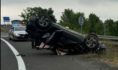 Náhled článku: Nehoda u Bitozevse: Na sjezdu z dálnice D7 se převrátilo auto, řidička se zranila