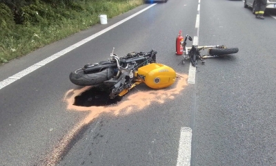 Náhled článku: Tragická nehoda u Přestanova: Motorkář na místě zemřel, hlavní tah byl hodiny uzavřený