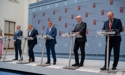 Náhled článku: Žáci bez telefonů a bonusy pro pracující důchodce. Vláda mění školský zákon i pravidla penzí