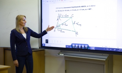 Náhled článku: Zákaz mobilů nemusí znamenat návrat škol do minulosti. Technologie ale musí dávat smysl