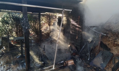 Náhled článku: V Dolních Zálezlech shořela zahradní chatka, zásah komplikovaly lahve s plynem