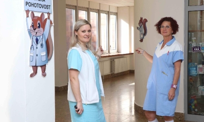Náhled článku: Veverka Lita provede malé pacienty nemocnicí: Studentka ze Štětí navrhla hravou navigaci pro pohotovost
