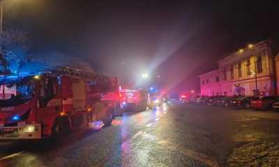 Náhled článku: Noční požár v Hostomicích: Hasiči a policisté zachránili devět lidí, včetně dítěte