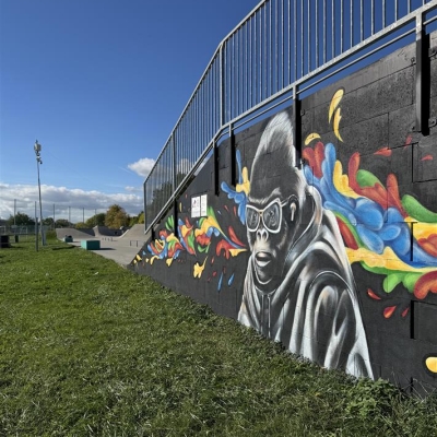 Náhled článku mobil: Teplice zkrášlilo nové graffiti. Kamil Vacek proměnil Anger i výběh opiček v Zámecké zahradě