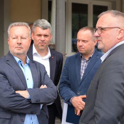 Náhled článku mobil: Ministr dopravy jednal v Ústeckém kraji o vysokorychlostní trati i dálnici D8