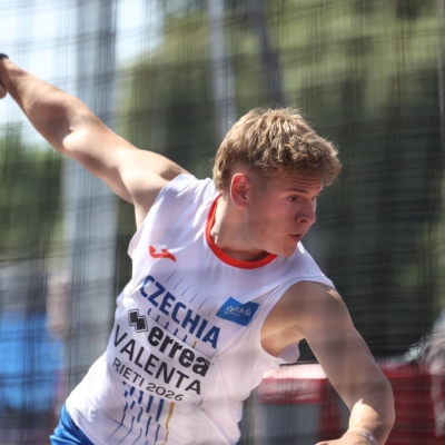 Náhled článku mobil: Diskař Jan Valenta převzal ocenění za evropské stříbro. K rekordu mu pomohl dril s olympionikem