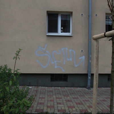 Náhled článku mobil: Teplické sprejerky dopadla policie: Za nápisy na zdech jim hrozí postih