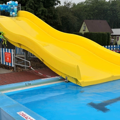 Náhled článku mobil: Prázdninová novinka v Kadani. Koupaliště otevřelo novou skluzavku Niagara