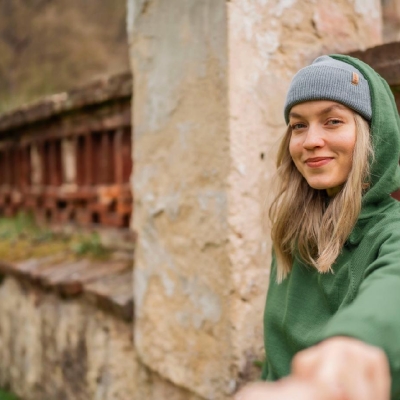 Náhled článku mobil: Jaro, které prověří každý šatník. Česká značka KAMA sází na merino a nadčasové vrstvení