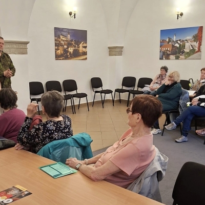 Náhled článku mobil: Litoměřičtí senioři se učili, jak se bránit: Hlavní je předcházet konfliktům a neztratit klid