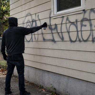 Náhled článku mobil: Jeden tah sprejem může znamenat trestný čin. U graffiti na výši škody nezáleží