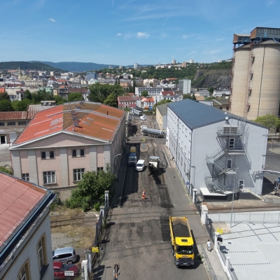 Náhled článku mobil: Na Střekově začala oprava Žukovovy ulice. Řidiče čekají objížďky až do konce listopadu