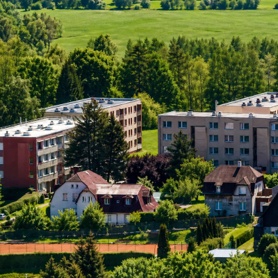 Náhled článku mobil: Šluknovské sídliště Slunečnice čeká velká proměna, město začne s výkupem bytů už v září