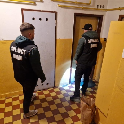 Náhled článku mobil: Správci domů pomáhají udržet klid. Mostecký projekt preventistů bude pokračovat i příští rok