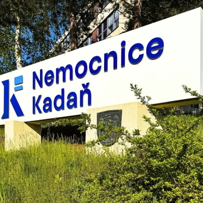 Náhled článku mobil: Bombová výhrůžka vyhnala z kadaňské nemocnice 240 lidí. Policie výbušninu nenašla