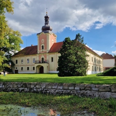 Náhled článku mobil: Nestátní památky zahajují sezónu, lákají na numismatiku i tajemství světa
