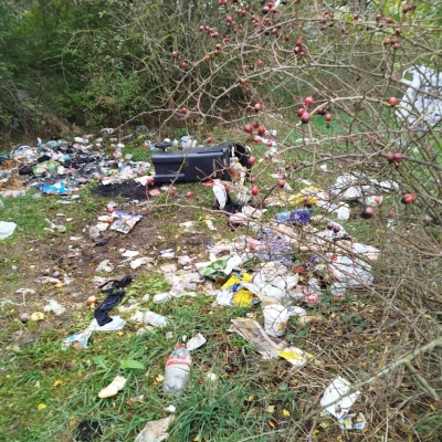 Náhled článku mobil: Vězni z Nového Sedla pomáhají Žatci s úklidem. Město chválí spolupráci, která má smysl pro obě strany