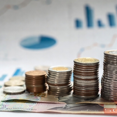 Náhled článku mobil: Schodek státu přesáhl 176 miliard. Peníze tečou do obcí, na důchody i obranu