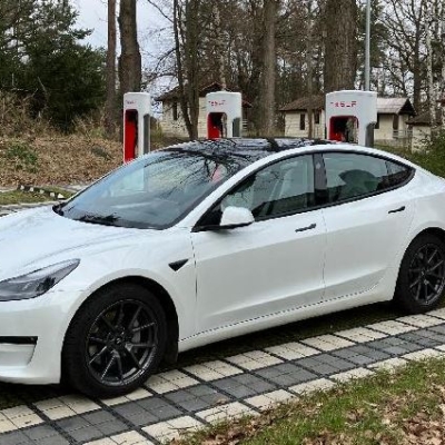 Náhled článku mobil: Elektromobil v praxi: Firma Ivany Volekové vsadila na moderní a úsporné technologie díky programu OPPIK