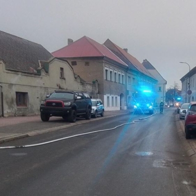 Náhled článku mobil: Masivní únik plynu v Třebenicích: Hasiči evakuovali obyvatele, dělníci poškodili přípojku