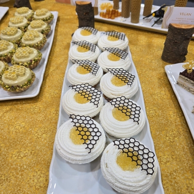 Náhled článku mobil: Roudničtí cukráři ovládli pražský festival. Porotu oslnilo jejich Sladké království včel