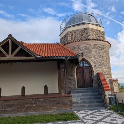 Náhled článku mobil: Mostecká hvězdárna otevírá i v prosinci. Nabídne pohled na Slunce i zimní noční oblohu