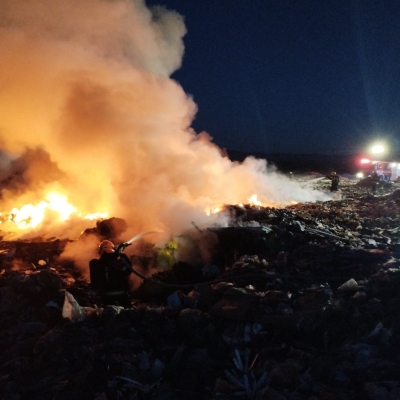 Náhled článku mobil: Hasiči několik hodin bojovali s požárem skládky v Tušimicích