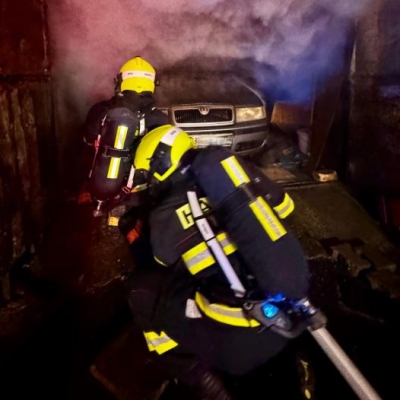 Náhled článku mobil: Rychlý zásah v Děčíně: Hasiči likvidovali zakouření garáže