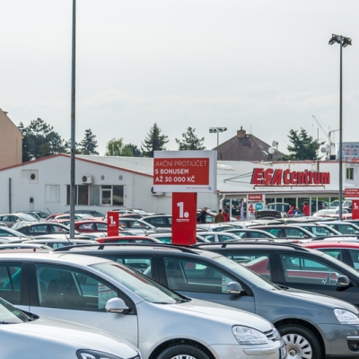 Náhled článku mobil: Češi při nákupech ojetin mění priority: Chtějí mladší auta a nebojí se připlatit