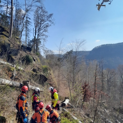 Náhled článku mobil: Série nehod v nepřístupném terénu prověřila koordinaci hasičů a leteckých záchranářů