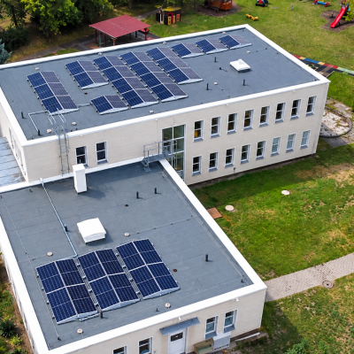 Náhled článku mobil: Školka vyrábí elektřinu, využít ji může i domov seniorů. Louny rozšiřují fotovoltaiku