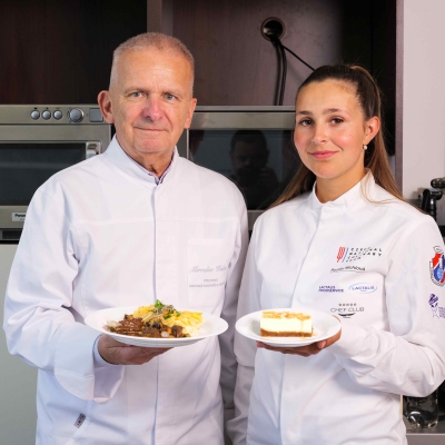Náhled článku mobil: Hovězí po burgundsku i citronový cheesecake. České dráhy obměnily menu restauračních vozů