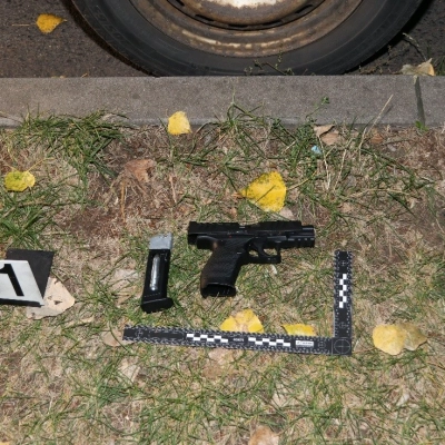 Náhled článku mobil: Namířili mu pistoli na hlavu a chtěli drogy. Incident v Kadani ukončili až svědci