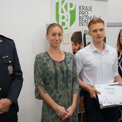 Náhled článku mobil: Tisíce žáků z Ústeckého kraje si prověřily znalosti internetu. Nejlepší zamíří do finále v Praze