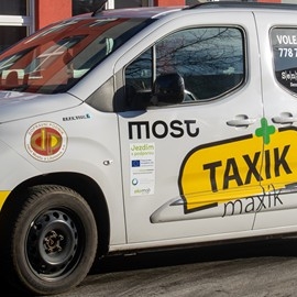 Náhled článku mobil: Taxík Maxík v Mostě pomáhá už devátým rokem. Nově ho mohou využívat senioři od 65 let