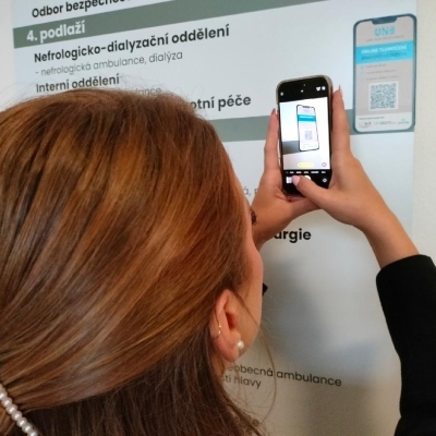 Náhled článku mobil: Masarykova nemocnice a nemocnice v Rumburku zavádějí tlumočení pro neslyšící