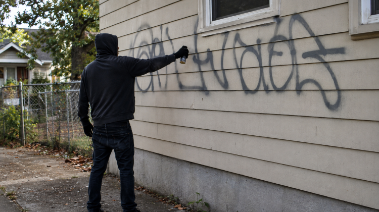 Náhled článku: Jeden tah sprejem může znamenat trestný čin. U graffiti na výši škody nezáleží
