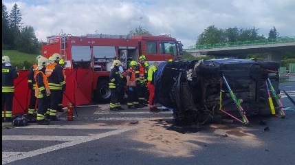 Náhled článku: Na dálnici D6 u Valče zasahovaly všechny složky záchranného systému, tragická nehoda uzavřela tah na pět hodin