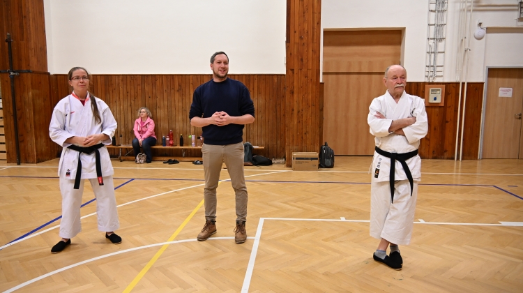 Náhled článku: Rok plný medailí. Ústečtí karatisté převzali uznání za reprezentaci města