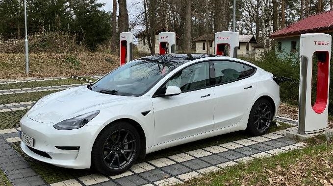 Náhled článku: Elektromobil v praxi: Firma Ivany Volekové vsadila na moderní a úsporné technologie díky programu OPPIK