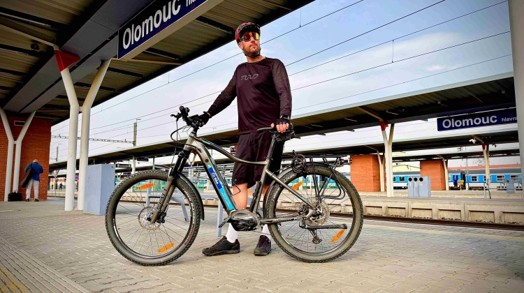 Náhled článku: Půjčovny kol na nádražích lákají stále více lidí, hitem jsou letos hlavně elektrokola