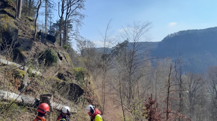 Náhled článku: Série nehod v nepřístupném terénu prověřila koordinaci hasičů a leteckých záchranářů