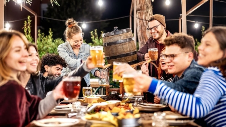 Náhled článku: Tohle v běžném bistru nezažijete. Do Holešovic míří pastrami elita